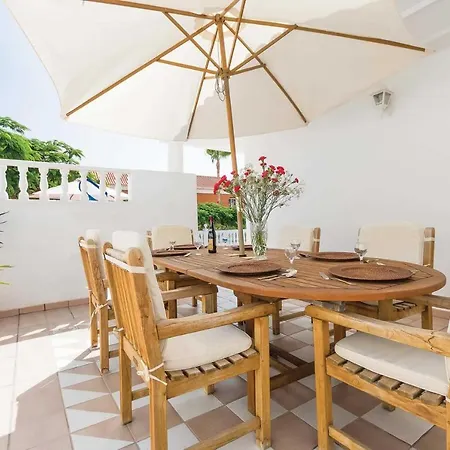 Sleeps 6 Air Con Wifi Villa *