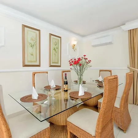 Sleeps 6 Air Con Wifi *