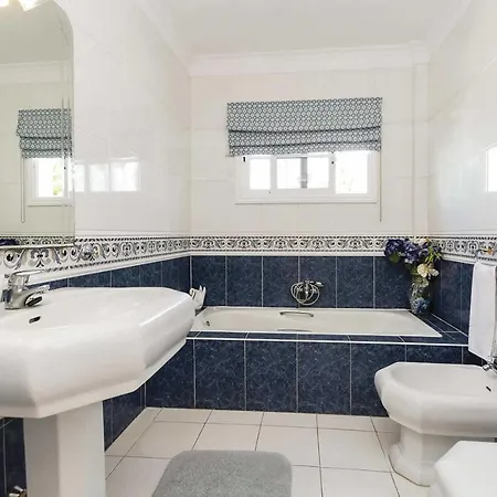 Sleeps 6 Air Con Wifi فيلة كالاو سالفاجي